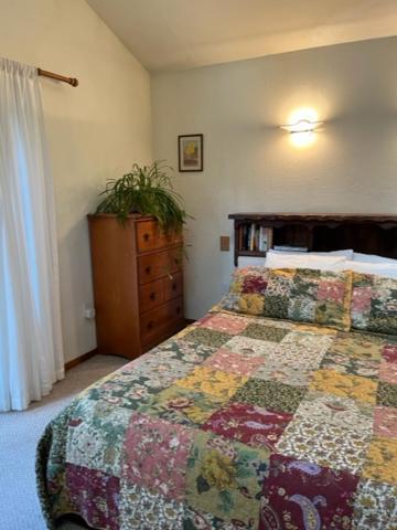 미들타운 Backyard Garden Oasis B&B 외부 사진