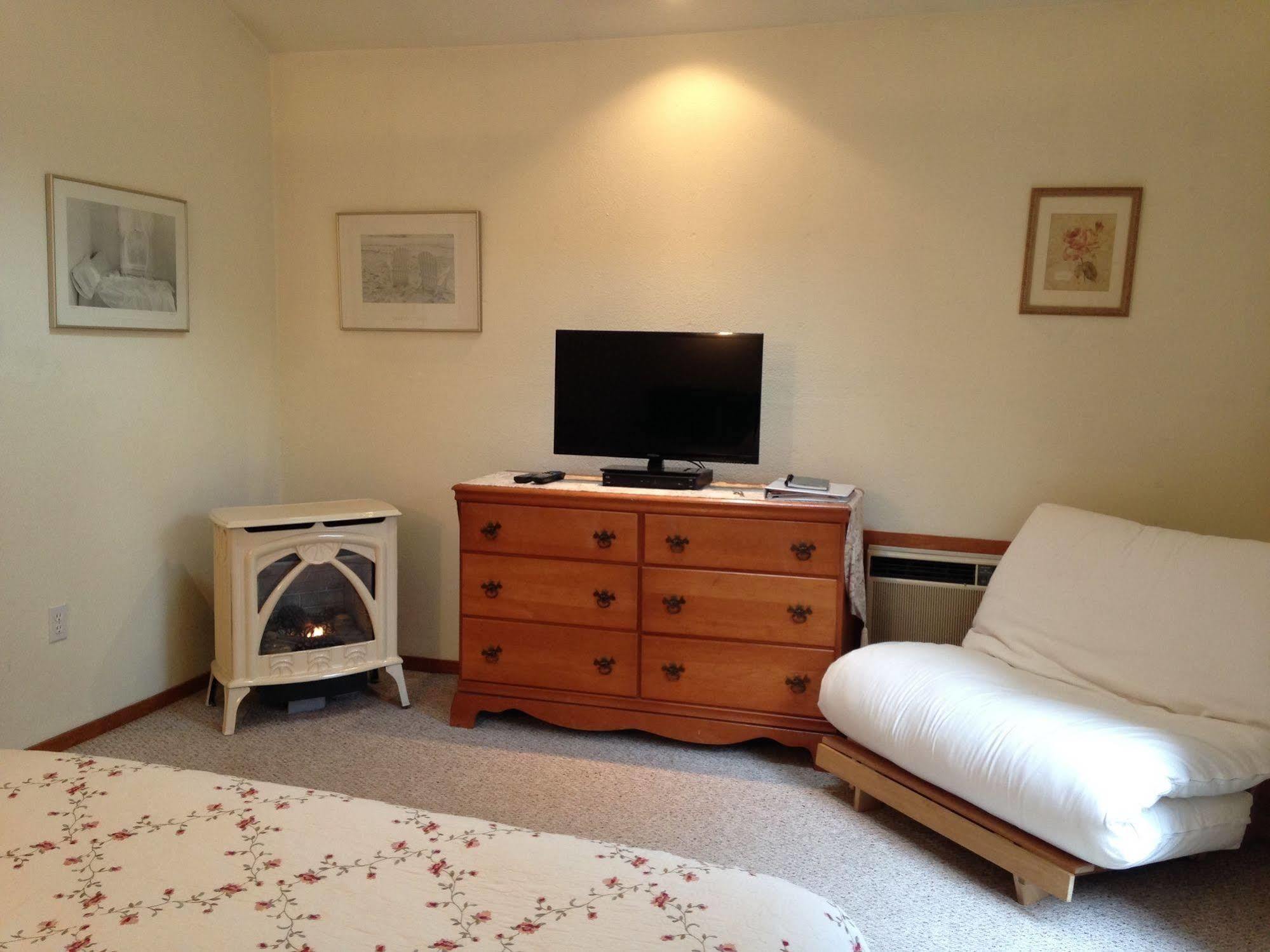 미들타운 Backyard Garden Oasis B&B 외부 사진