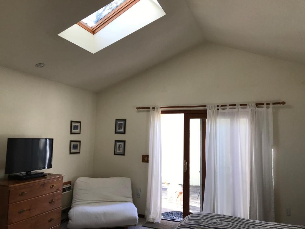 미들타운 Backyard Garden Oasis B&B 외부 사진