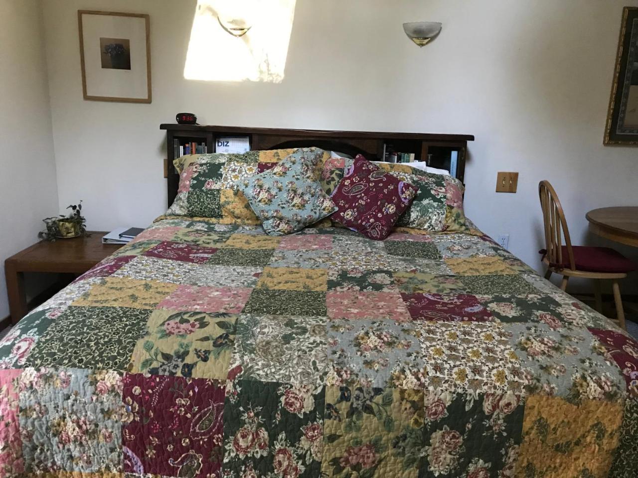 미들타운 Backyard Garden Oasis B&B 외부 사진